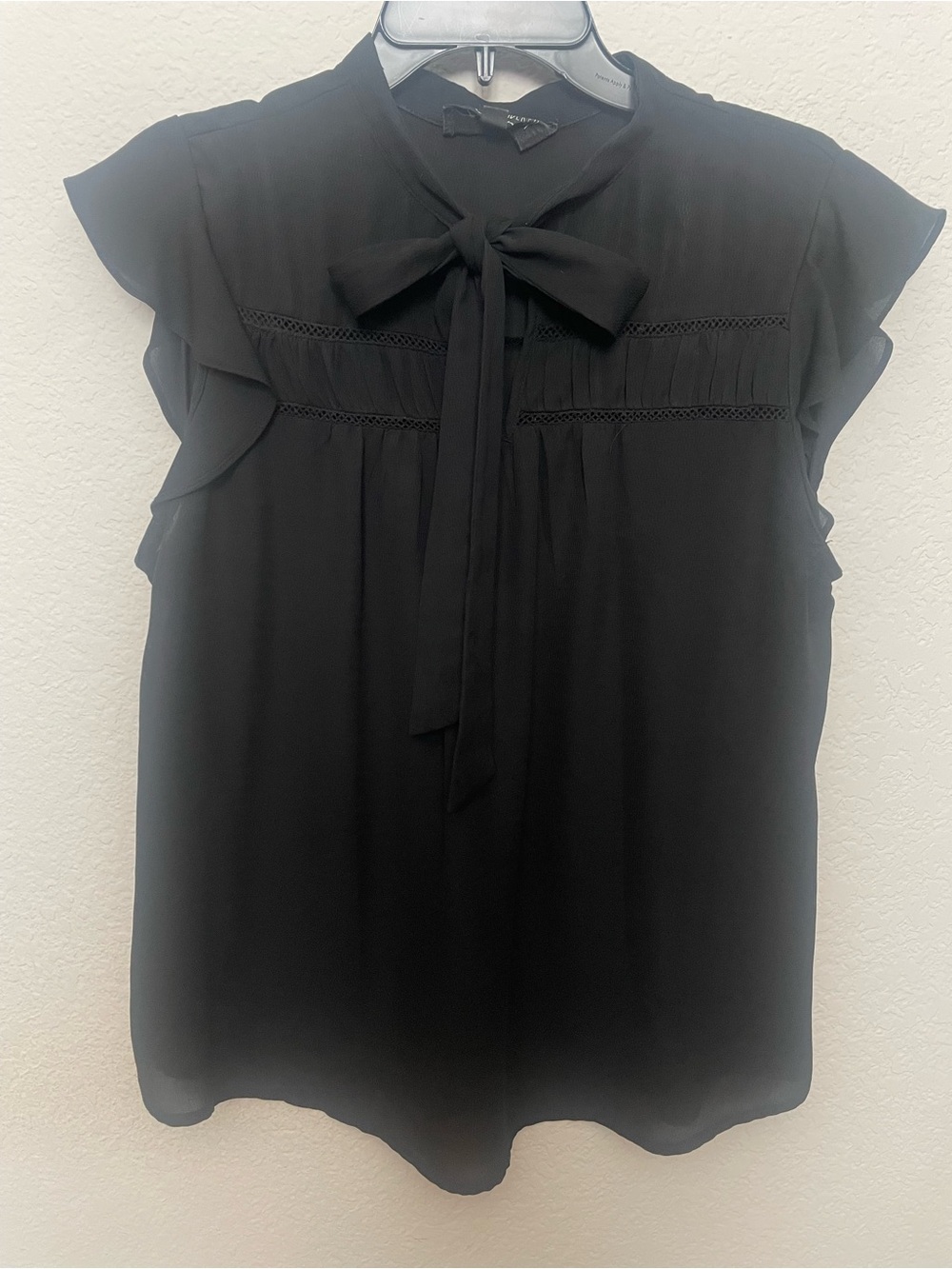 Sweet Wanderer Black Bow Tie-Neck Ruffle Sleeve Blouse L